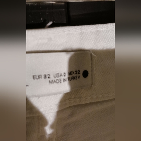 ZARA high waisted White Frayed flared jeans - Picture 3 of 4